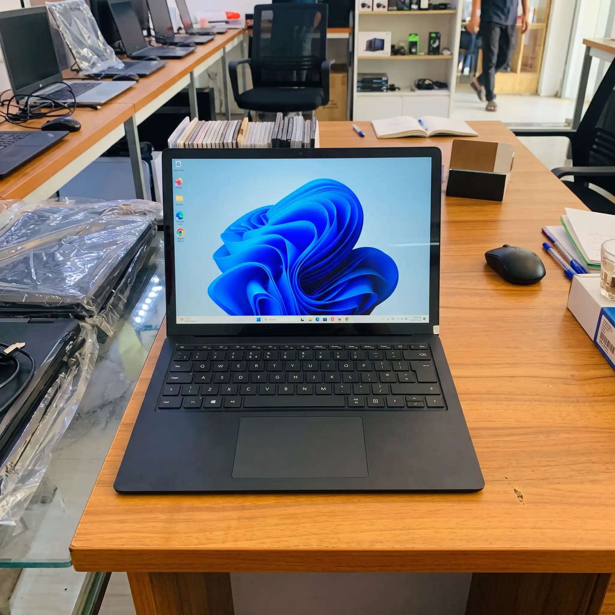 Microsoft Surface Laptop 3 – Intel Core i5 10th Gen | 8GB RAM | 256GB SSD | 13.5" PixelSense™ Touch